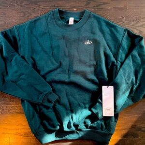 Alo yoga Accolade crew neck. NWT xxs